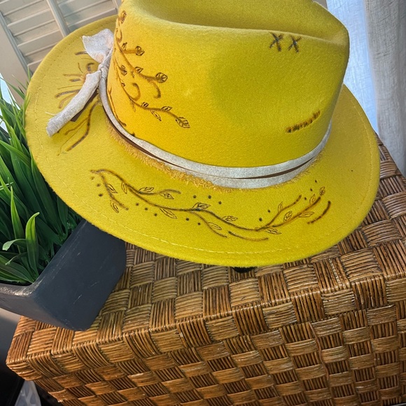 Hand burned tree of life vegan felt hat - Picture 7 of 7